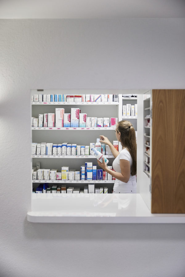 Dermateam Winterthur, Praxisapotheke Hautarzt Winterthur1